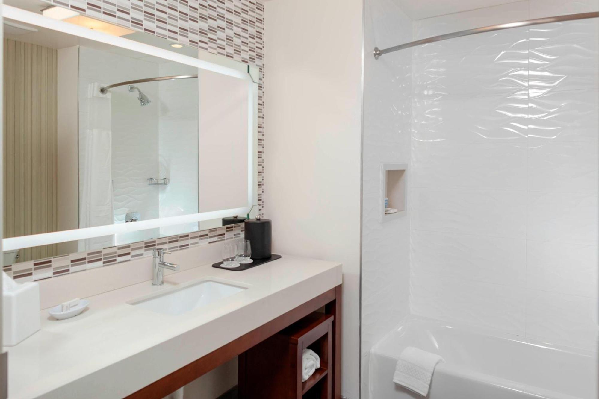 Отель Courtyard By Marriott Deland Historic Downtown Экстерьер фото