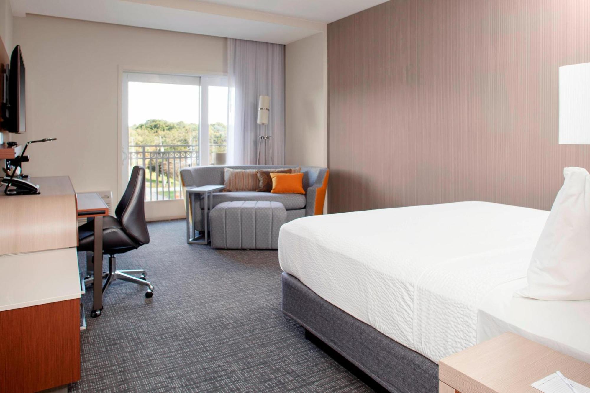 Отель Courtyard By Marriott Deland Historic Downtown Экстерьер фото