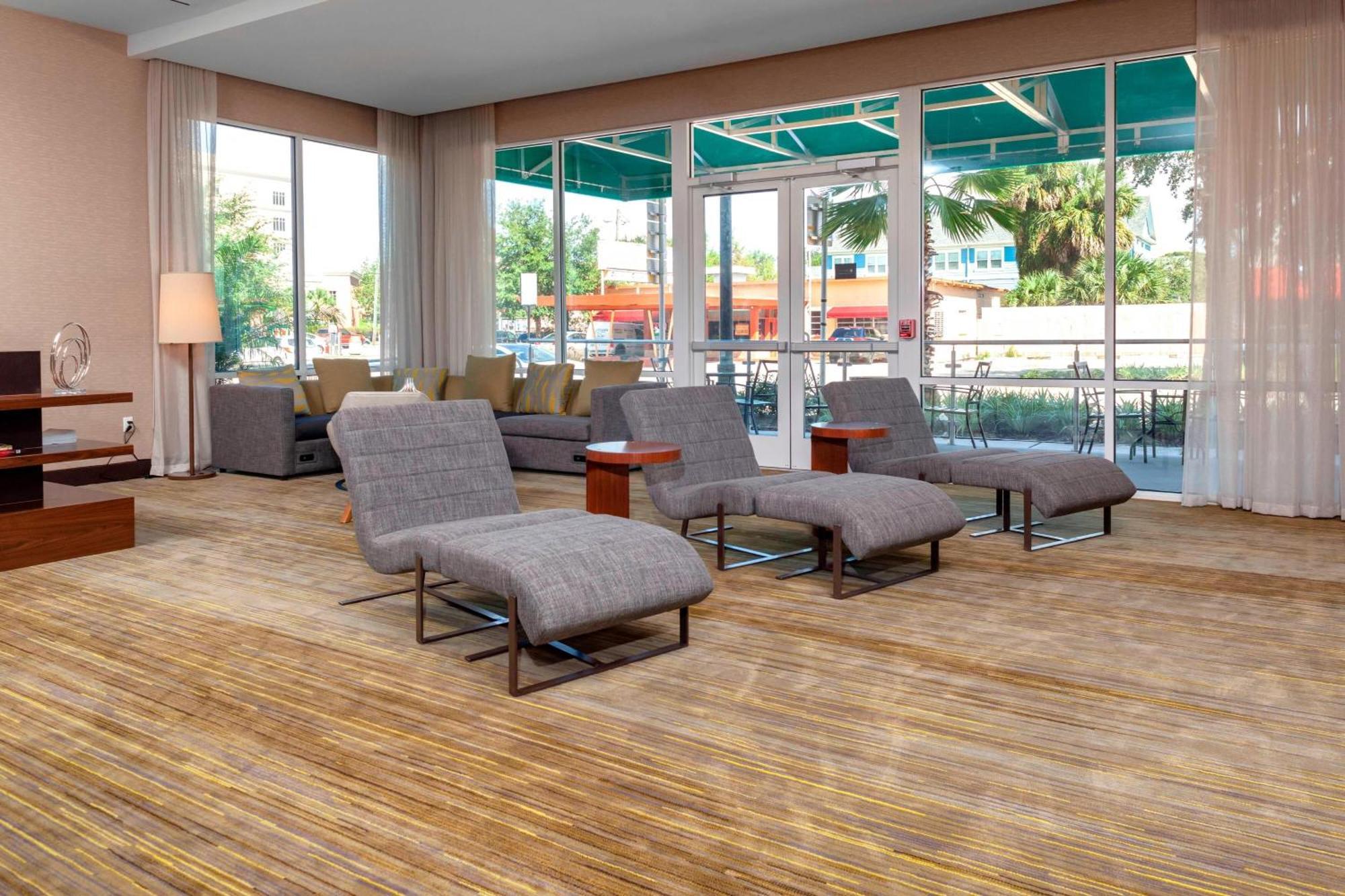 Отель Courtyard By Marriott Deland Historic Downtown Экстерьер фото